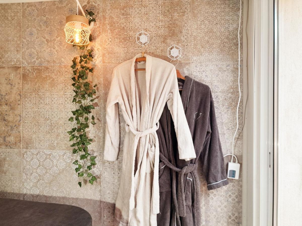 Lux, Chambre Spa Privatif Valenciennes Aulnoy-lez-Valenciennes ภายนอก รูปภาพ