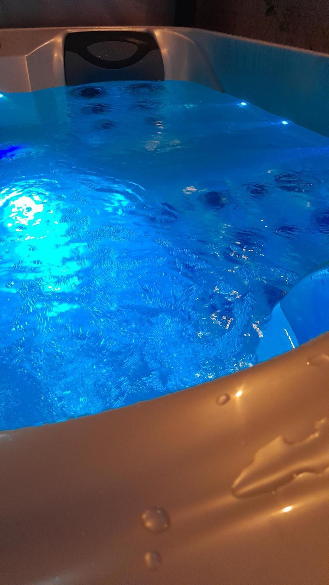 Lux, Chambre Spa Privatif Valenciennes Aulnoy-lez-Valenciennes ภายนอก รูปภาพ
